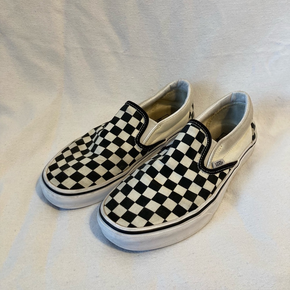 Women’s size 8 slip on, black and white checkered vans
